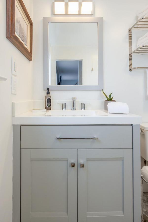 Nantucket Penthouse - Walk To Restaurants Beaches Activies & So Much More هالف موون باي، سان ماتيو، كاليفورنيا المظهر الخارجي الصورة